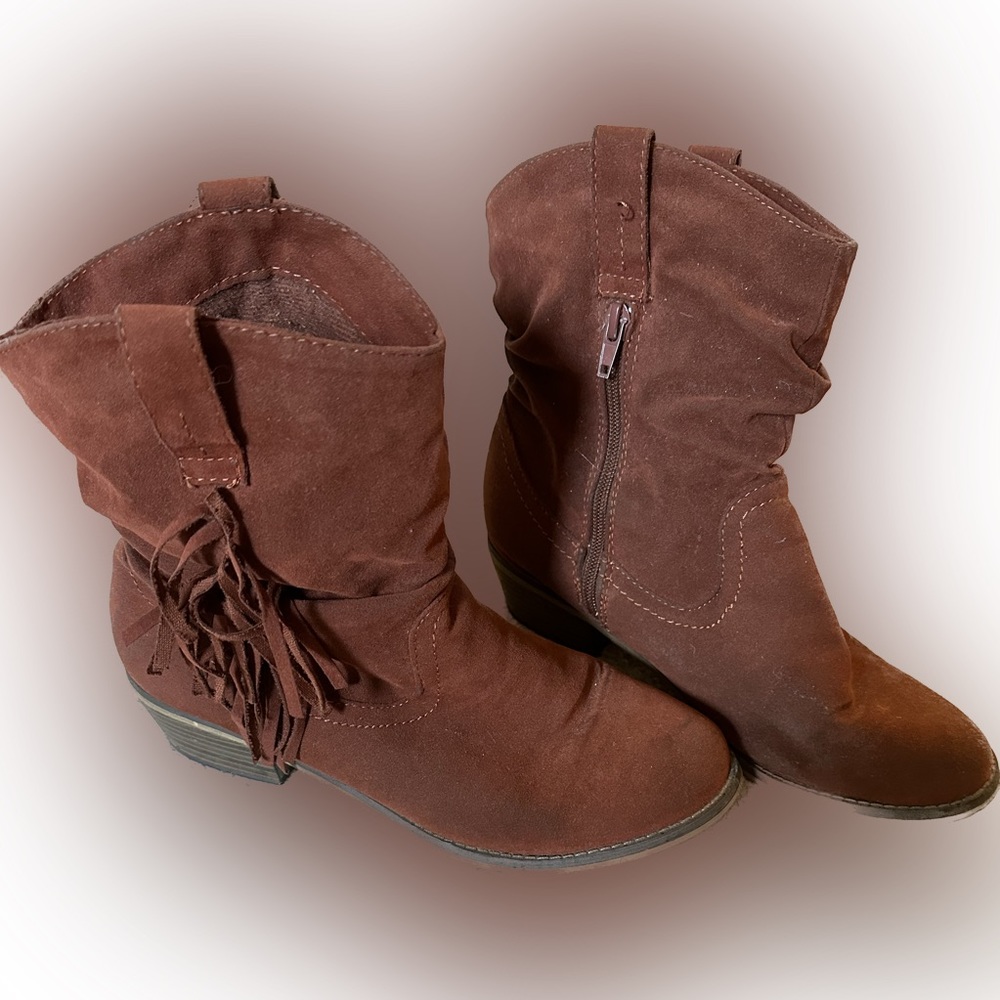 Breckelles Vintage Western Cowboy/Moccosin style Boots